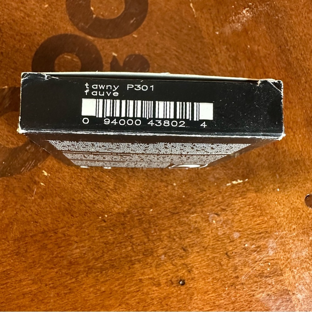 Avon Pressed Powder Tawny - Picture 6 of 6